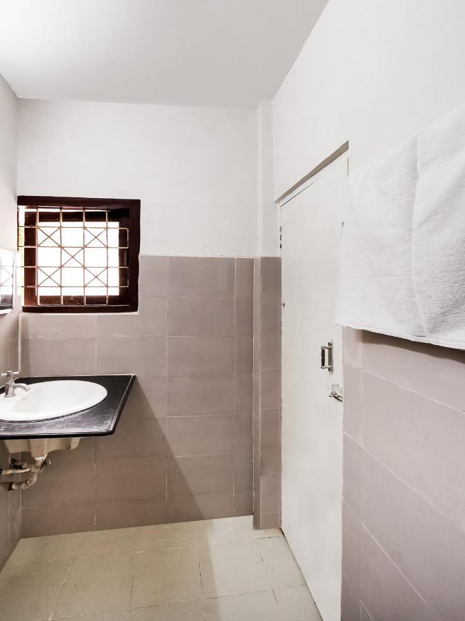 Spot On 43451 Hotel Sakunthala International Тирунелвели Экстерьер фото