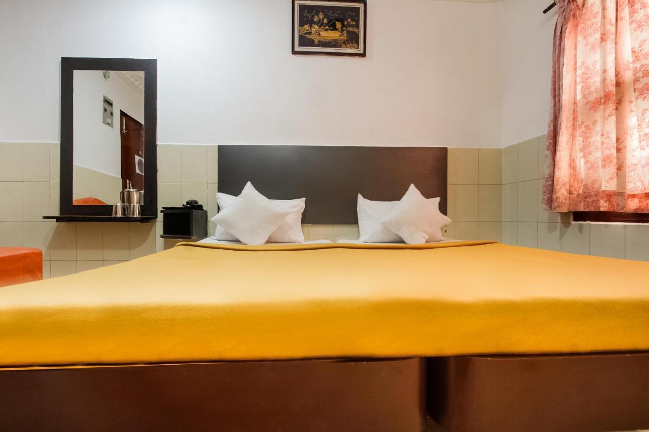 Spot On 43451 Hotel Sakunthala International Тирунелвели Экстерьер фото